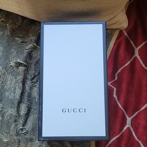 Gucci Men's size 7 or Women's 8.5 color white